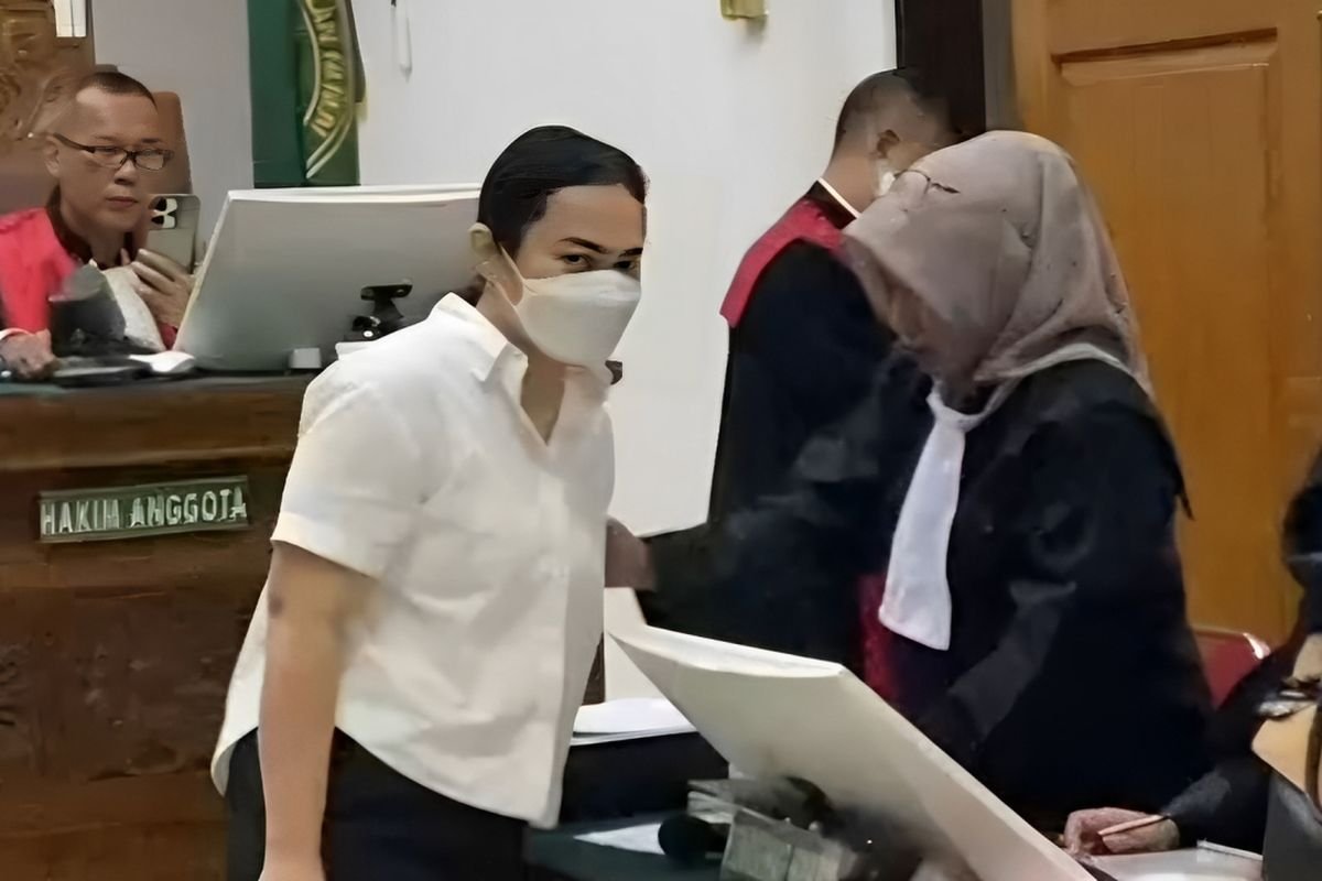Istri Makelar