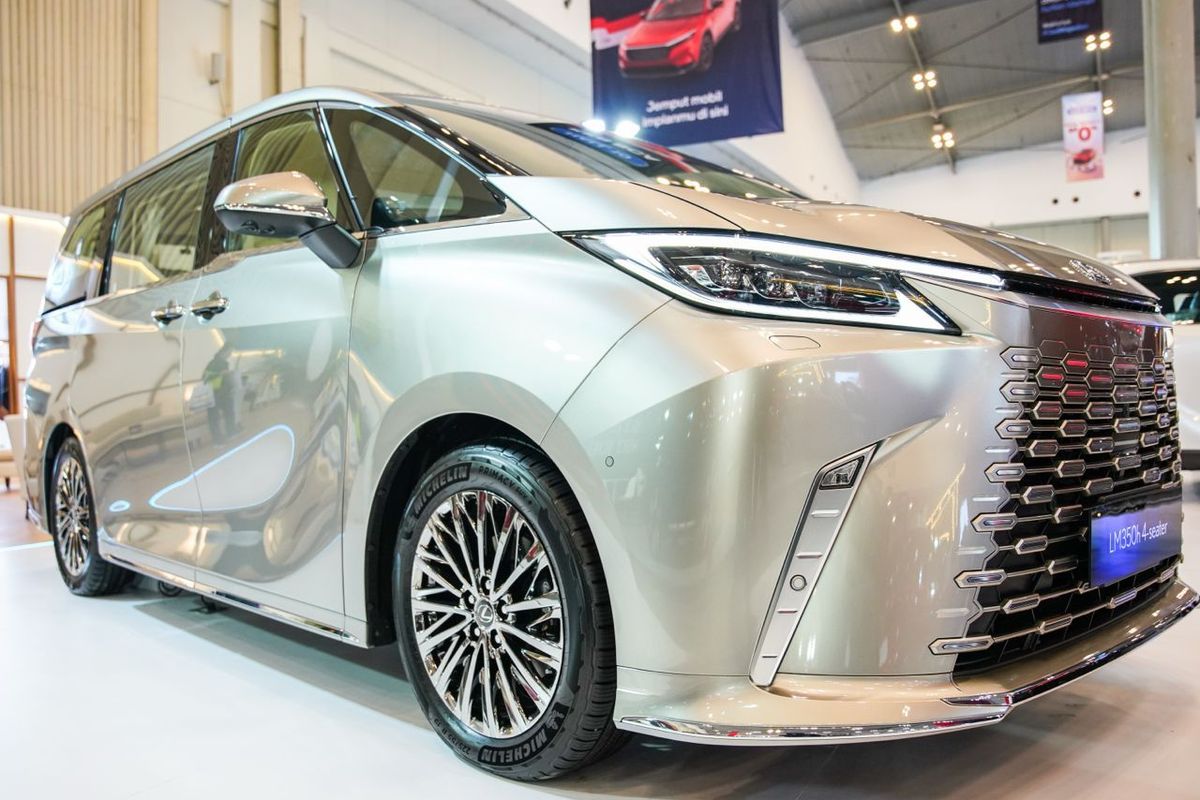 MPV Listrik Lexus