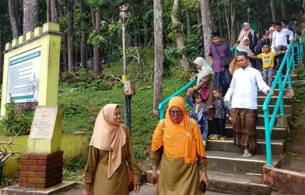 Gunung Tidar Dibuka Kembali